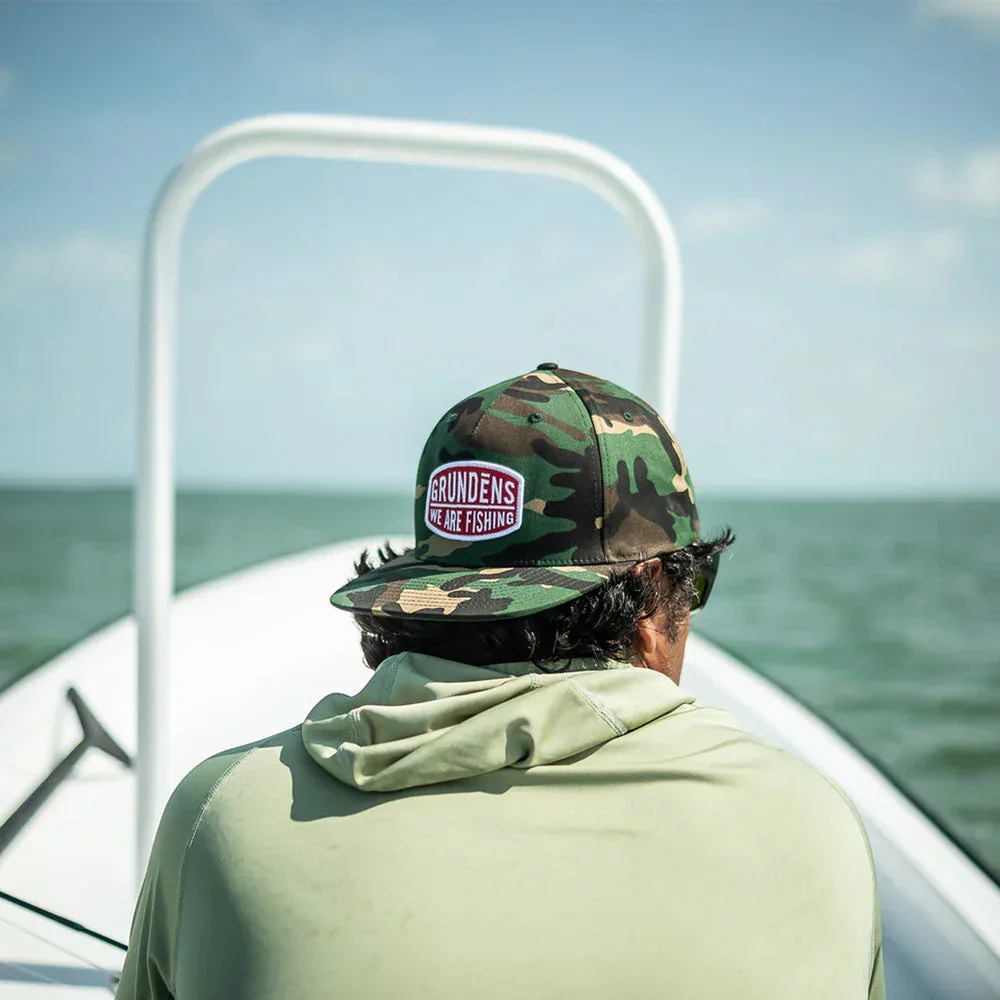 Grundens We Are Fishing Camo Trucker Snapback keps - Image 3