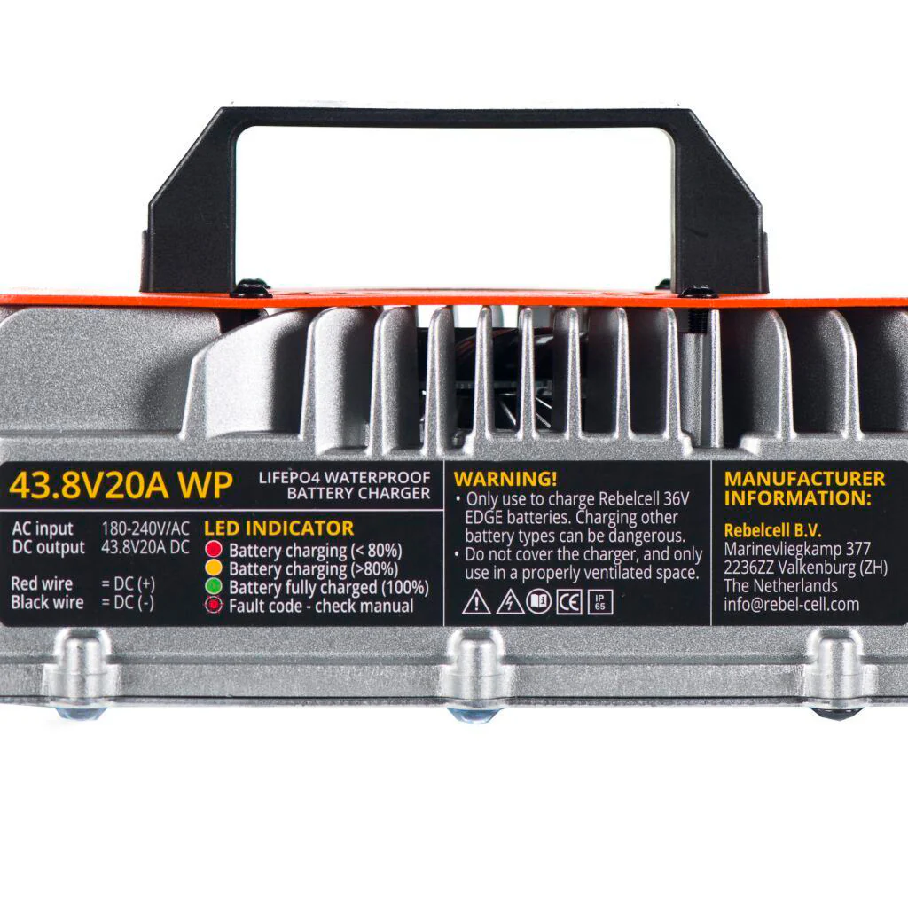 Rebelcell 43,8V 20A vattentät LiFePO4 batteriladdare för 36V batterin - Image 5