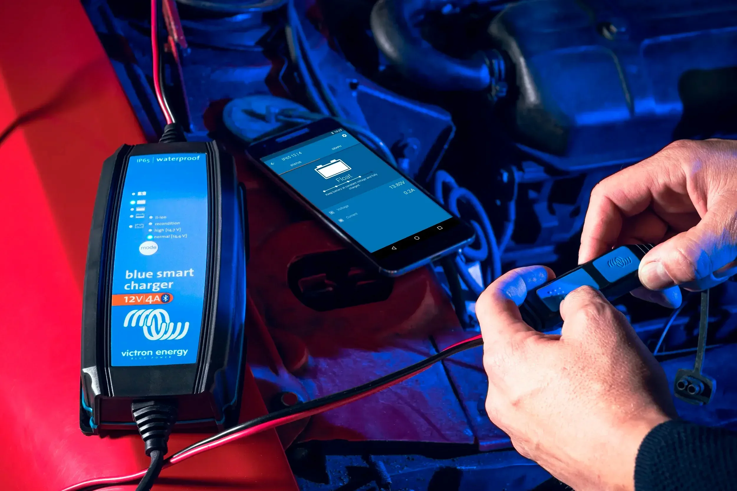 Victron Blue Smart IP65 24V 8A batteriladdare - Image 4